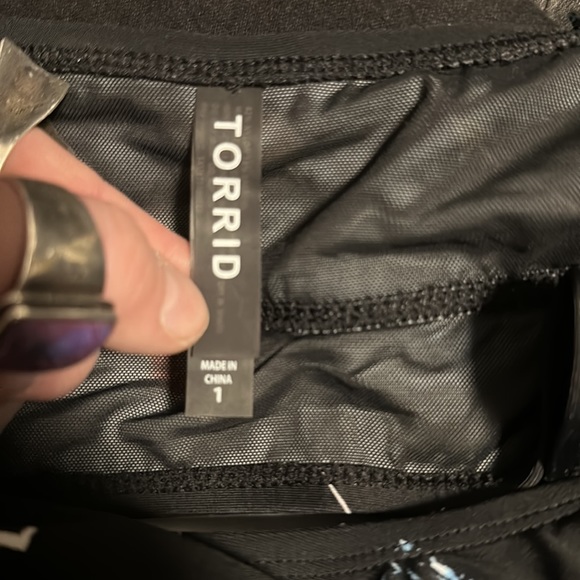 Discontinued Torrid skull & snake bathing suit top - Picture 6 of 11